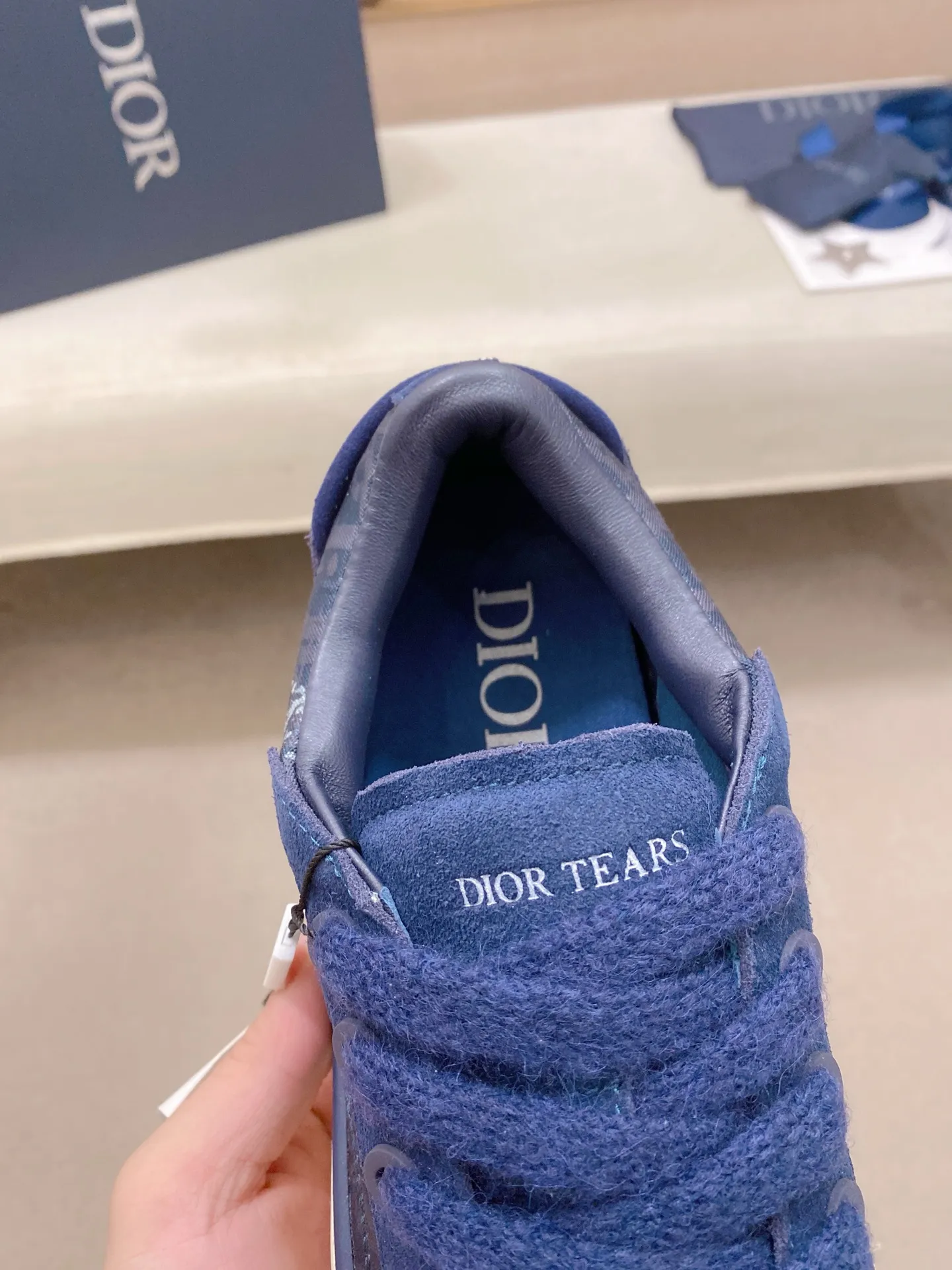 Factory price: 300 Men's shoes 💰[Dior·Dior] Top 🔍Couple style 💏🔍New casual sports style couple shoes, new four-season design, perfect workmanship, lace-up lazy style to create cabinet quality, upper: imported first-layer cowhide, sheepskin lining is soft and comfortable, ultra-light TPU wear-resistant outsole, simple, versatile fashion men's shoes, excellent color code number 35--44